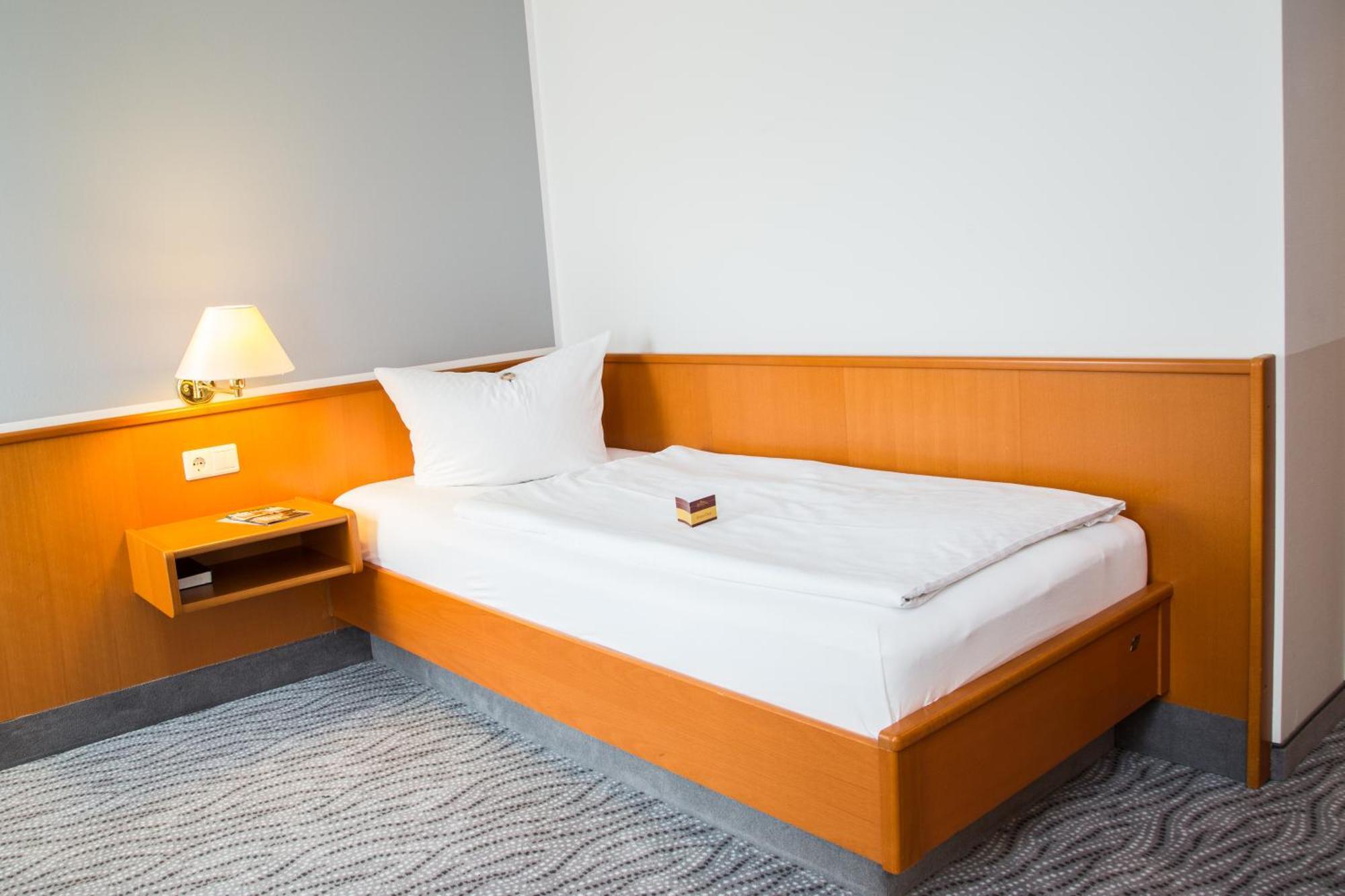 Hotel Kaiserhof Радеберг Номер фото
