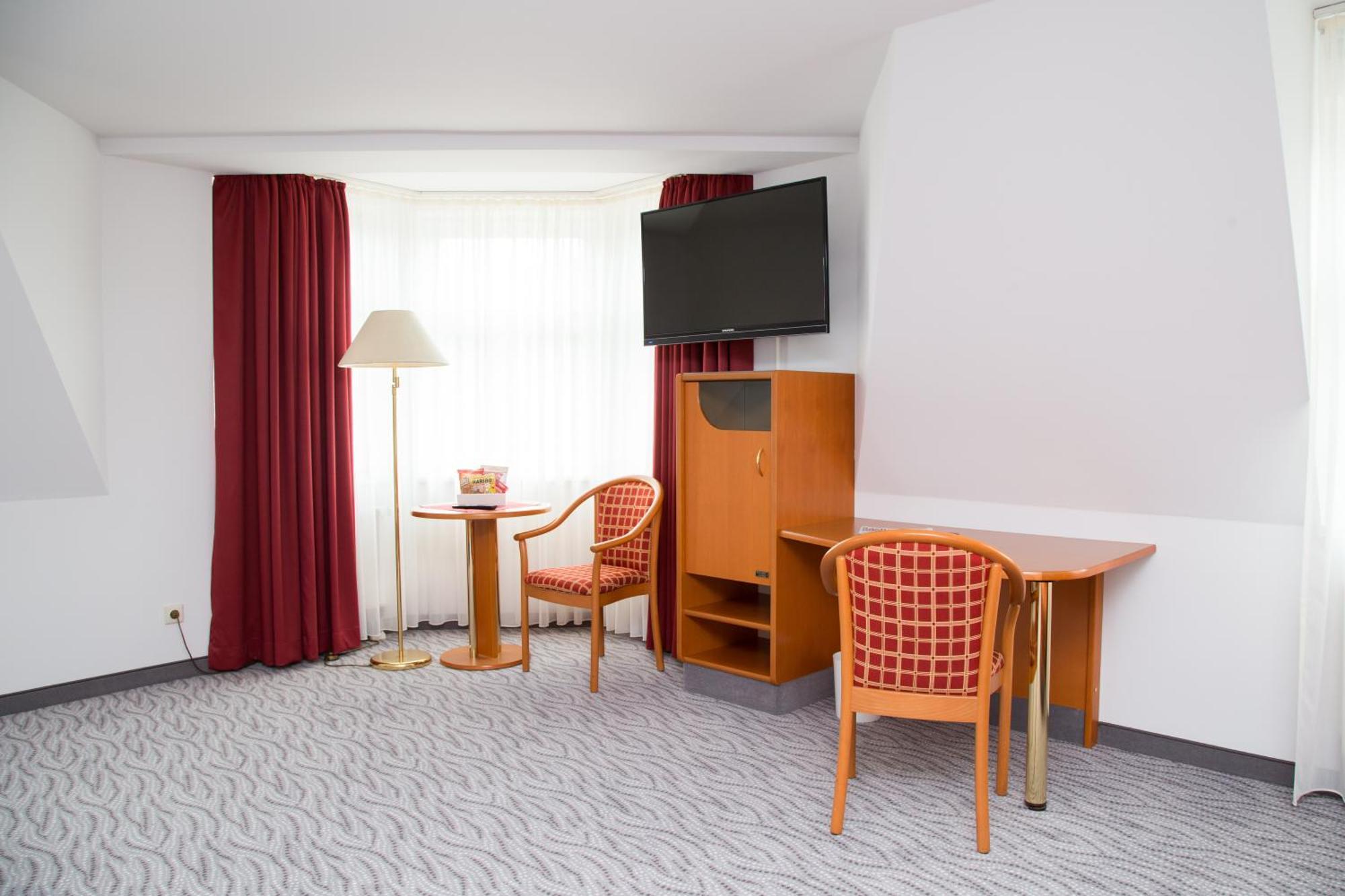 Hotel Kaiserhof Радеберг Номер фото