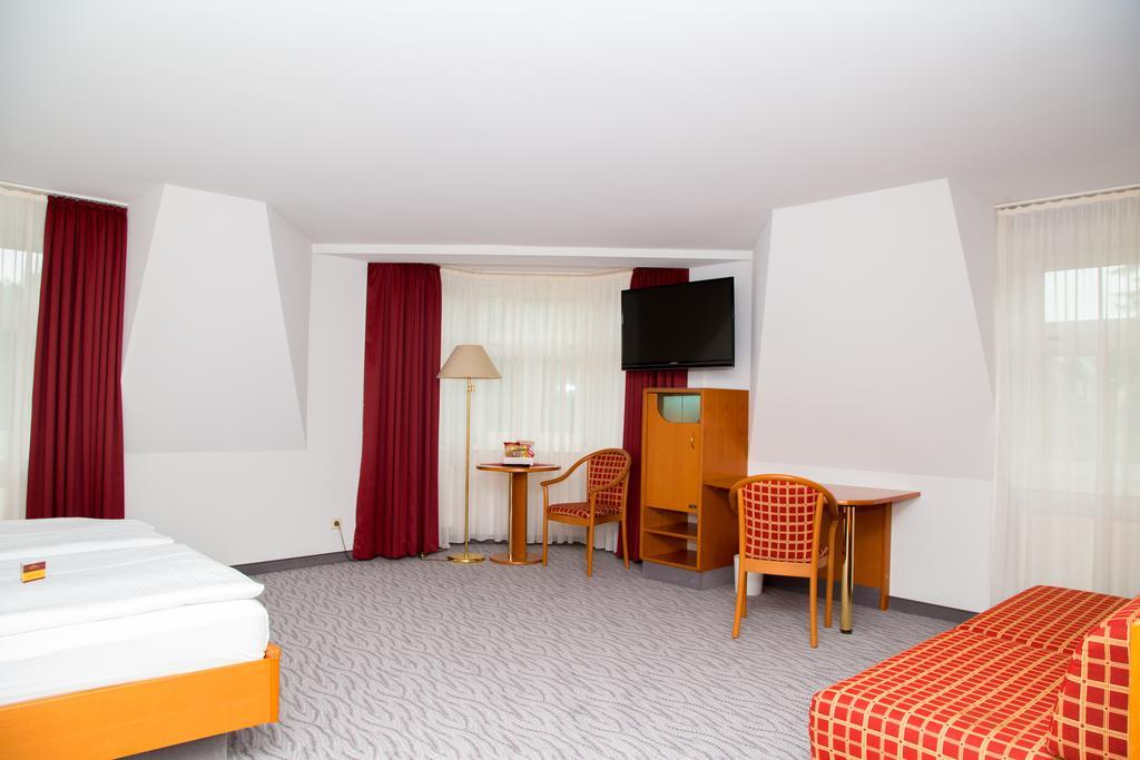 Hotel Kaiserhof Радеберг Номер фото